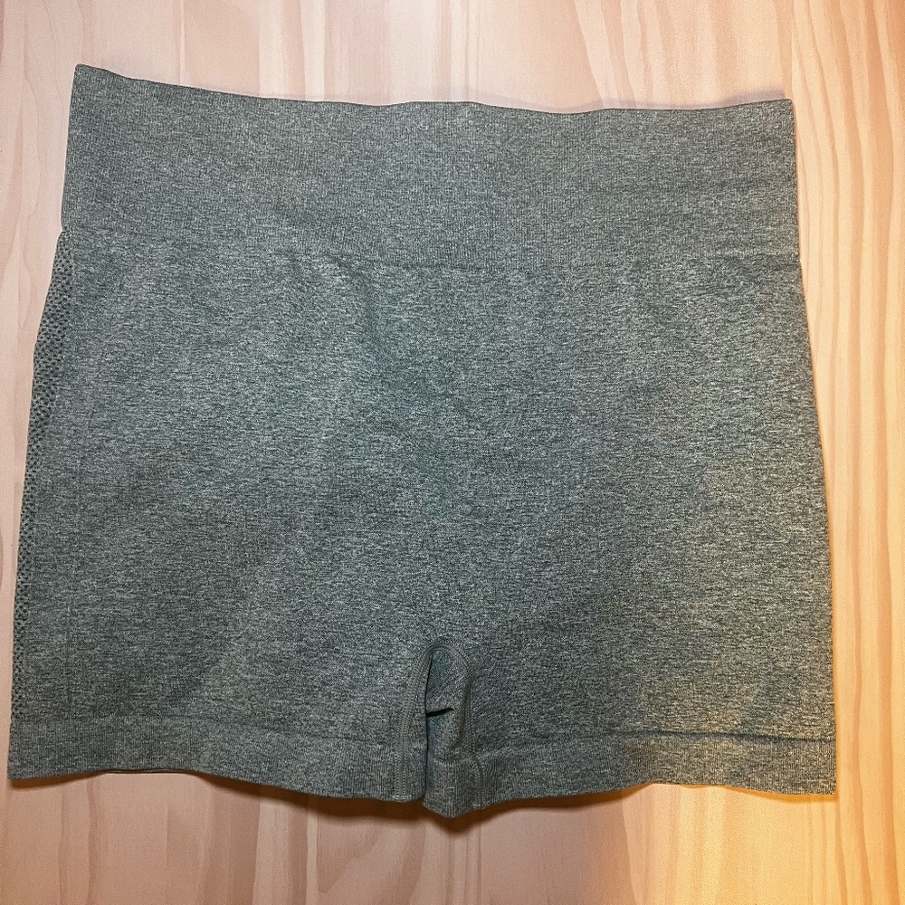5 for $5 ~ Green Scrunch Shorts Leggings